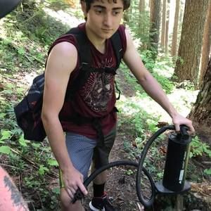 Meet your Posher, Everett